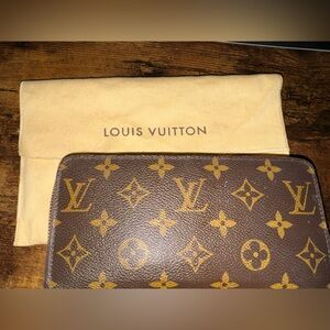 Louis Vuitton Brown Leather Zippy Wallet
